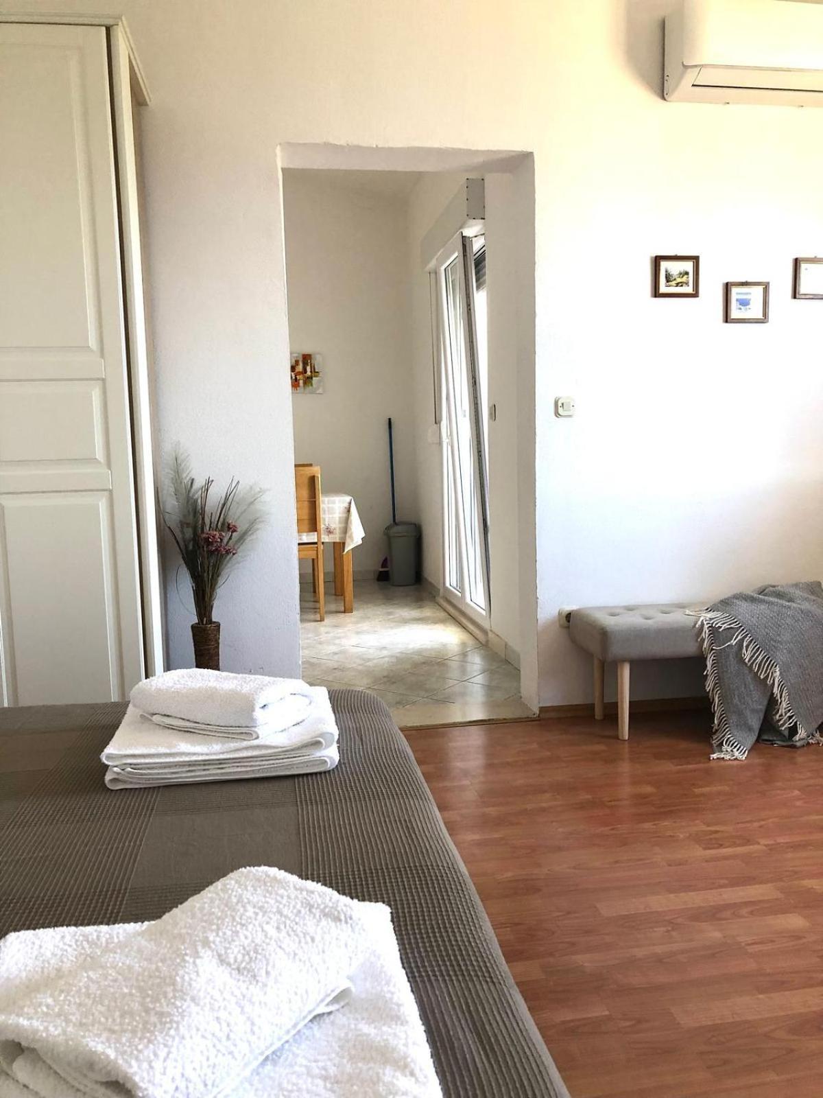 Apartments Curnic Jesenice  Exterior foto